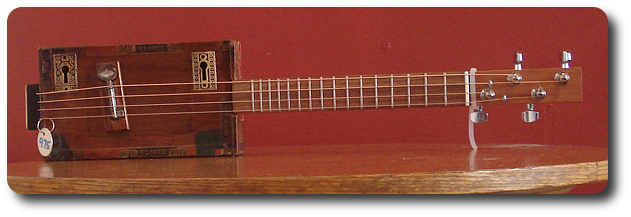 cigar box guitar Elodie