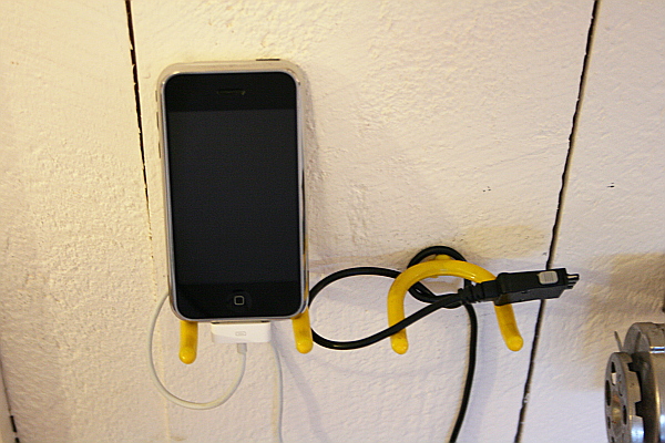 cell phone charging station